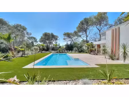 villa 7 pieces de 190m² avec piscine au calme proche golfs et commerces