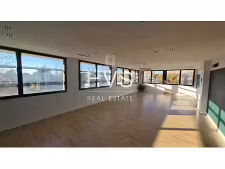 location local professionnel 113m² aix en provence 90ème