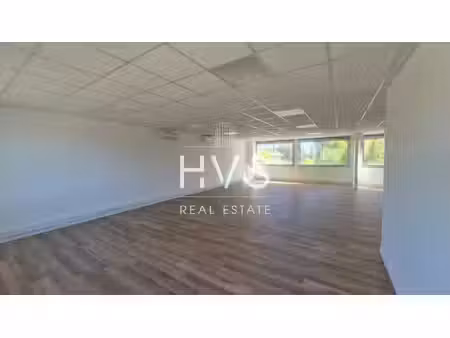 location local professionnel 127m² aix en provence 13290