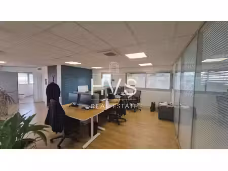 location local professionnel 142m² aix en provence 13290