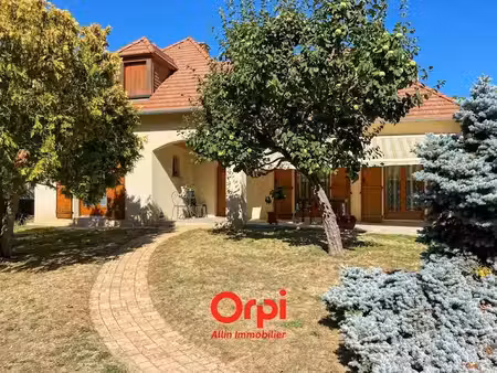 vente maison 5 pièces 142.15 m² à néris-les-bains (03310)  225 000 €