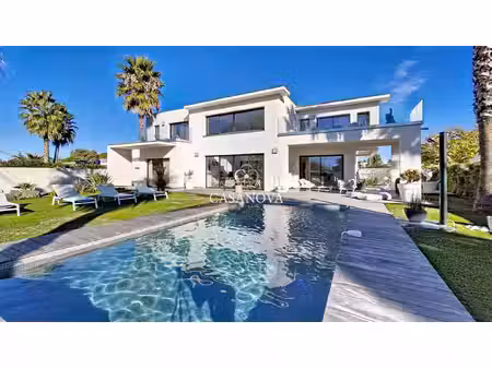 villa contemporaine de 2015 – 237 m² – prestations haut de gamme – grau d’agde