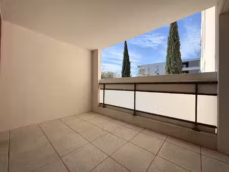 t2 lumineux - quartier maumarin