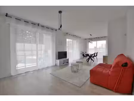 location appartement 2 pièces 64 m² à cholet (49300)