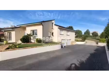 agreable villa contemporaine dans un environnement reposant