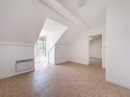 location appartement 1 pièce 26 m² à puteaux (92800)  800 €