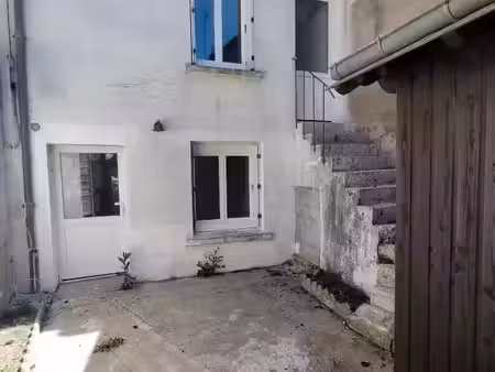 location appartement 2 pièces 24 m² à saint-aignan (41110)