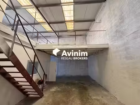 location entrepôt stains 93240 170m²