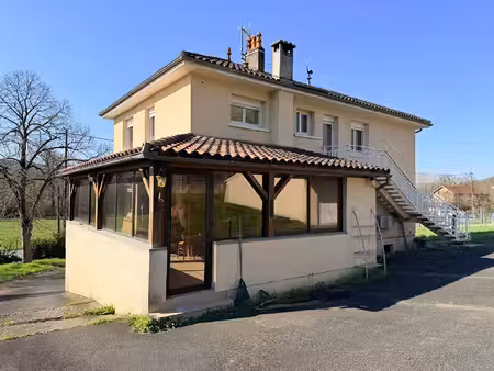 immeuble figeac 9 pièce(s) 185 m2