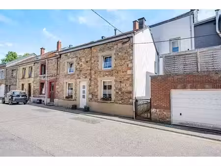 maison 2 chambres proche du centre de saint-hubert
