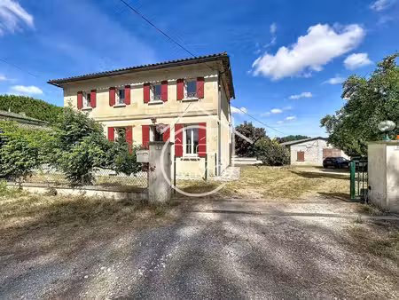 saint magne de castillon : maison pierre avec jardin