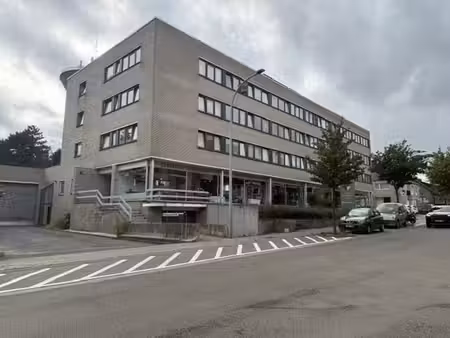 appartement deux chambres avec emplacement pour voiture