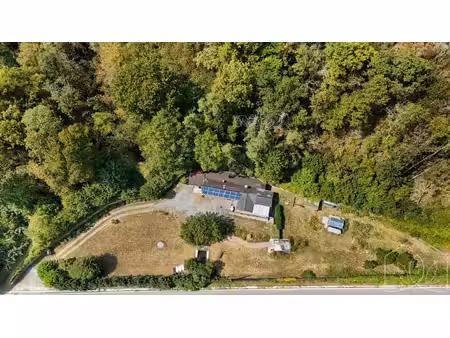 agréable bungalow à beau potentiel de visibilité !