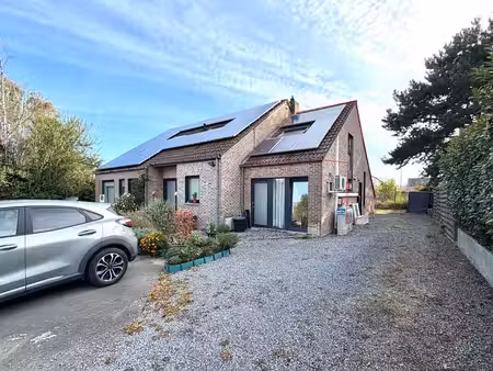 duplex lumineux avec terrasse et jardin au coeur d'erpent