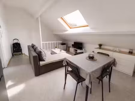 agréable appartement 1 chambre à jambes !