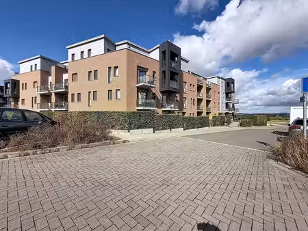 appartement 3 chambres avec terrasses  jardins et parkings