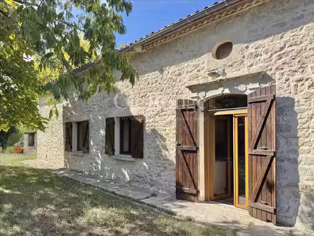 proche de monségur - maison de campagne familiale  grange attenante.