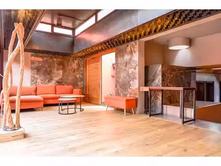 un lieu hybride a usage mixte 581m² avec terrasse 50m²