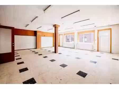 maison 5 ch. avec commerce  caves et grenier aménageable