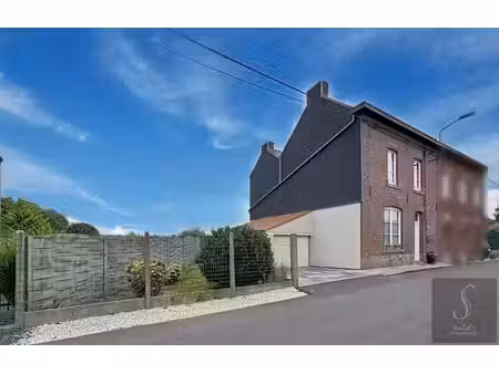 charmante maison 3 façades avec 3 chambres et agréable jardi