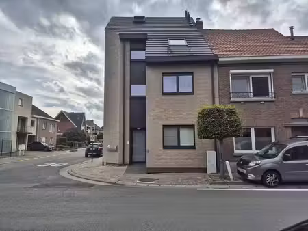 gunstig gelegen ruim éénslaapkamer appartement met leuk terr