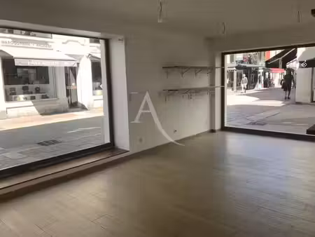 location commerce 1 pièce 37 m² à saint-jean-de-luz (64500)