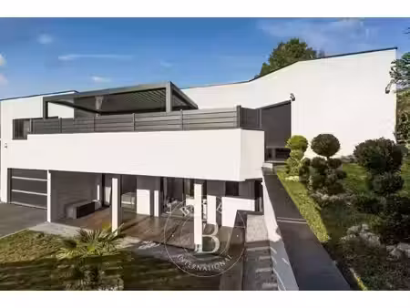au sud de clermont-ferrand – maison contemporaine d'architecte – 240 m² – 5 chambres