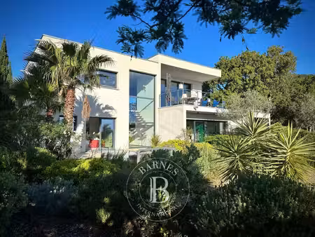 pinarello  villa contemporaine 5 chambres avec piscine et vue mer  au cœur du maquis