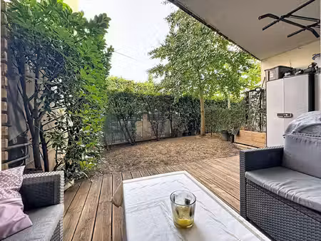 appartement t3 avec terrasse et deux petits jardins !
