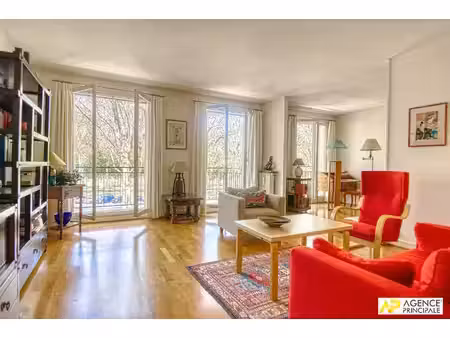 versailles centre avenue de paris appartement 4 pièces 90 m² situé au 3ème étage avec asce