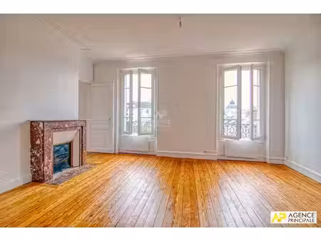 versailles notre-dame les prés appartement 3 pièces 69 m² situé au 3éme étage avec cave