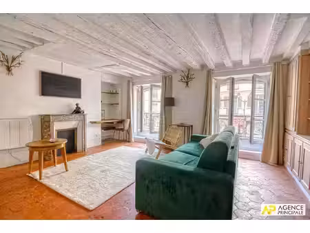 versailles saint-louis appartement 4 pièces 77 m 2 carrez situé au 1er étage.