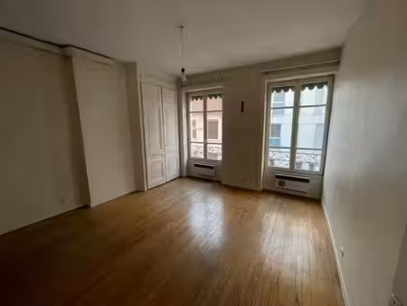 appartement t1 de 38 m2 avec alcôve — lyon 3ème - rue paul bert