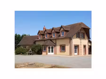 belle propriété de 220 m² sur 1 hectare – fort potentiel habitat