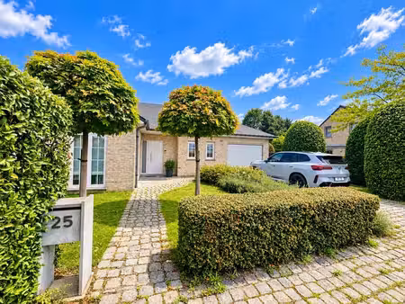 proche david lloyd et golf sterrebeek - belle villa