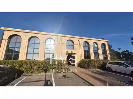 location local professionnel 244m² aix en provence 90ème