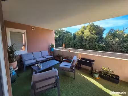 t4. montfavet. terrasse et 2 parking privés