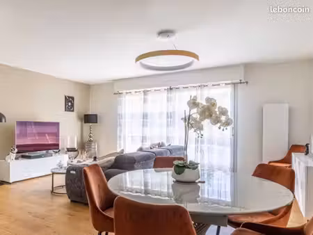 duplex rénové en plein centre de vern-sur-seiche