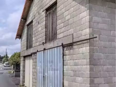 garage / atelier à louer – naves