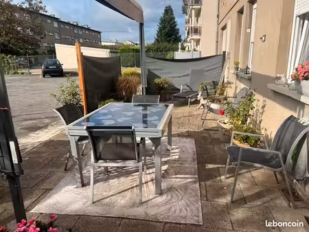 florange au 201 grand rue f4 de 130 m2 loyer 1200 dont 100 de charges ( eau et communs )