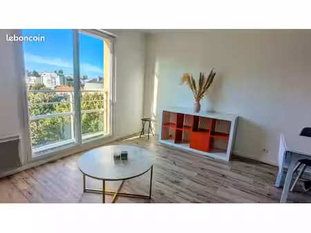 t2 meublé 40 m2 + parking privatif proche haras/centre ville
