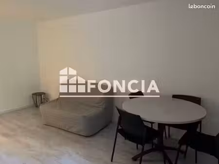 studio 1 pièce 28 m²