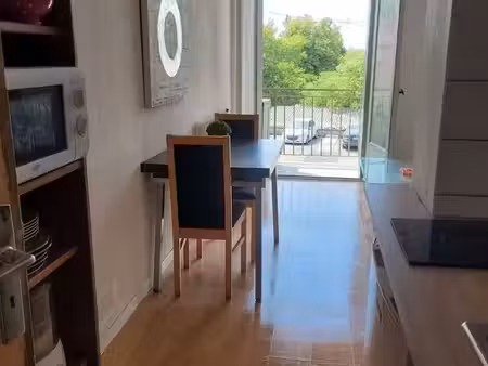 studio avec eau chauffage et parking