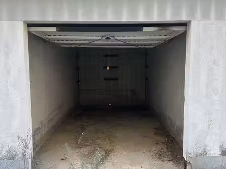garage/box