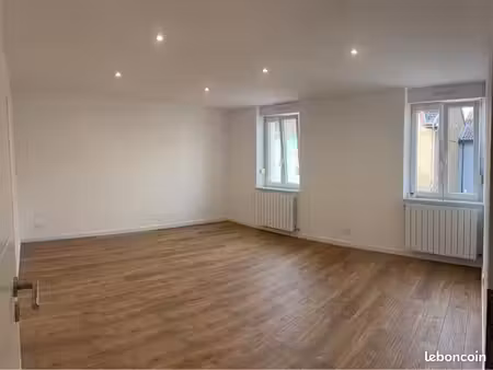 à louer f3/t4– appartement rénové avec terrasse plein sud – à 20 min du luxembourg