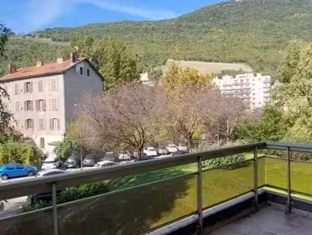 studio 1 pièce 24 m²