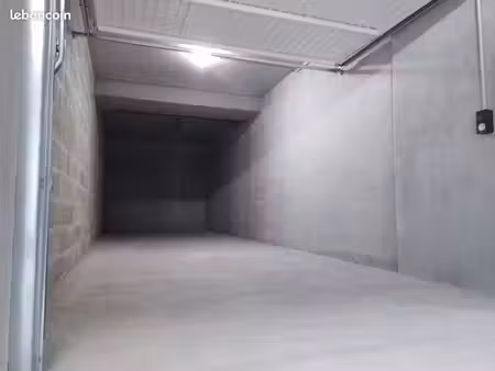 25m2 avec électricité  très grand garage double / box stockage dans résidence neuve sécuri