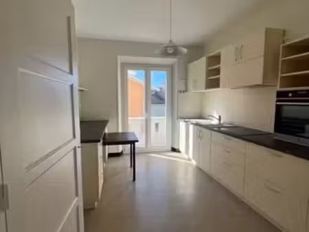 appartement 3 pièces 81 m²