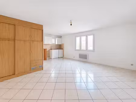 appartement lumineux avec parking privatif - pussay