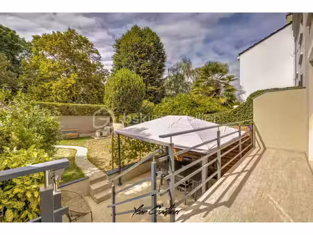 maison familiale avec jardin  garage et stationnements - toutes commodités à pied